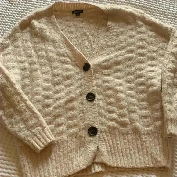 Wild fable fuzzy sweater - Picture 1 of 3